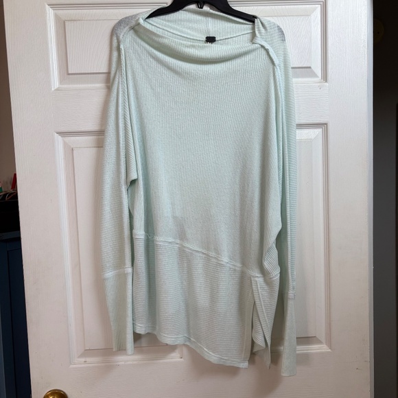 We The Free People Asymmetrical Mint Green Top - Picture 4 of 8